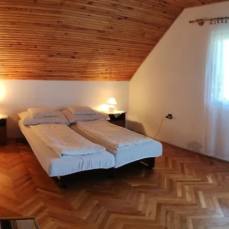 Nefelejcs Nyaralo بيت للعطل Balatonmáriafürdő