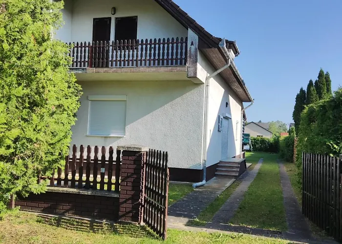 Nefelejcs Nyaralo * Balatonmáriafürdő